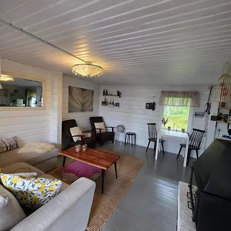 Kuuranlumo Authentic Lakeside With Sauna Chalet Ranua